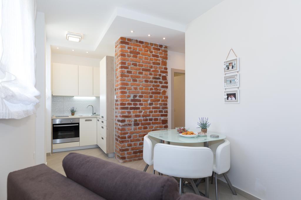 Central Boutique Apartments With Balconies, In Walking Distance To The Sea ซาดาร์ ภายนอก รูปภาพ