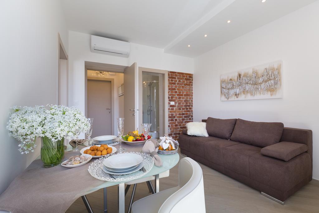Central Boutique Apartments With Balconies, In Walking Distance To The Sea ซาดาร์ ภายนอก รูปภาพ
