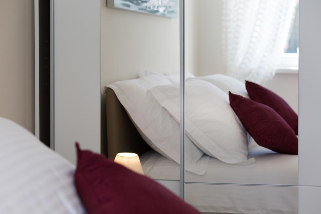 Central Boutique Apartments With Balconies, In Walking Distance To The Sea ซาดาร์ ภายนอก รูปภาพ
