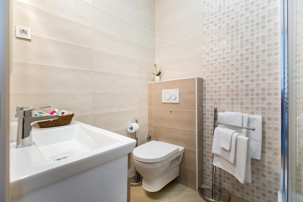 Central Boutique Apartments With Balconies, In Walking Distance To The Sea ซาดาร์ ภายนอก รูปภาพ