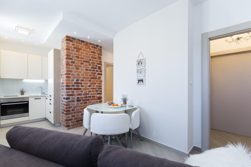 Central Boutique Apartments With Balconies, In Walking Distance To The Sea ซาดาร์ ภายนอก รูปภาพ