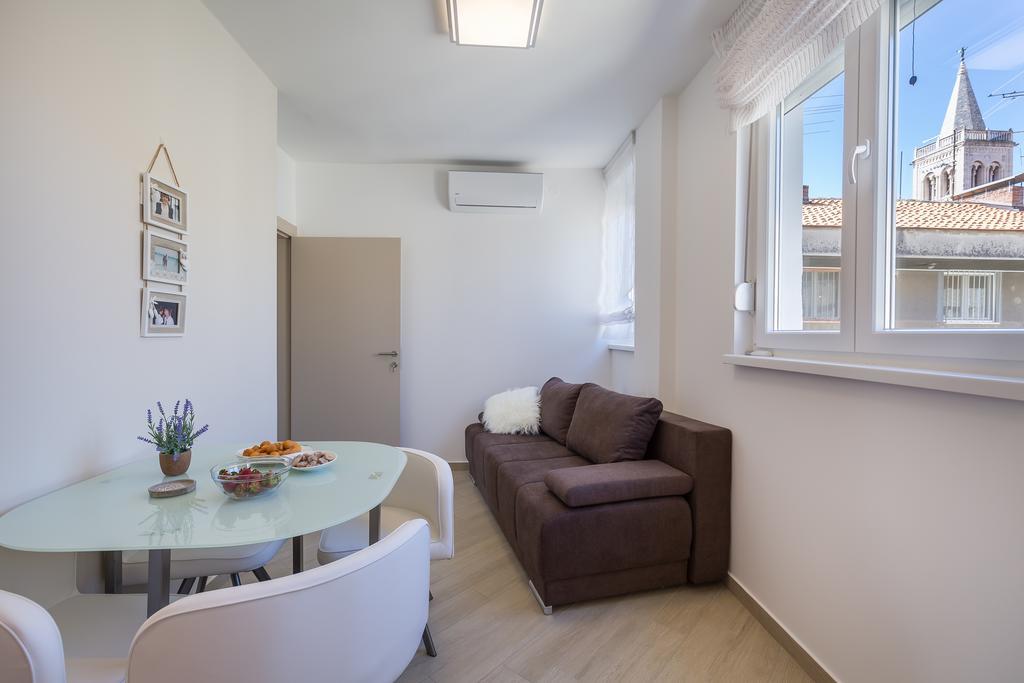 Central Boutique Apartments With Balconies, In Walking Distance To The Sea ซาดาร์ ภายนอก รูปภาพ