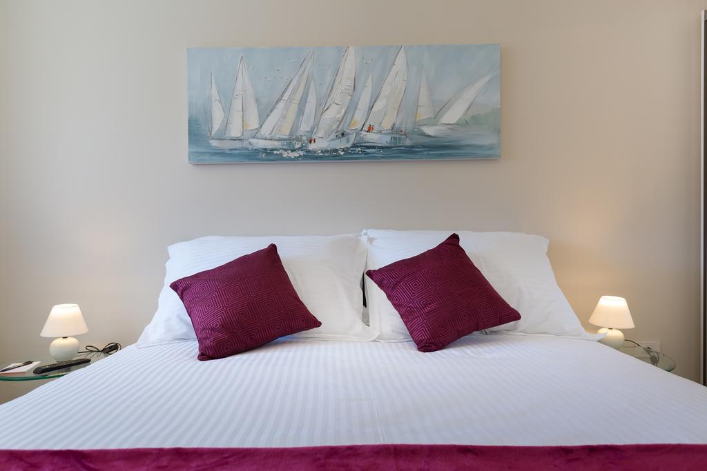 Central Boutique Apartments With Balconies, In Walking Distance To The Sea ซาดาร์ ภายนอก รูปภาพ